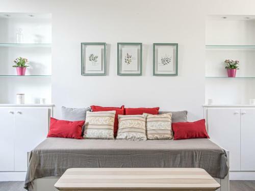 Large Comfortable Apartment In Bayeux