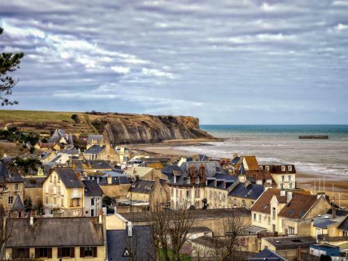 Large Comfortable Apartment In Bayeux