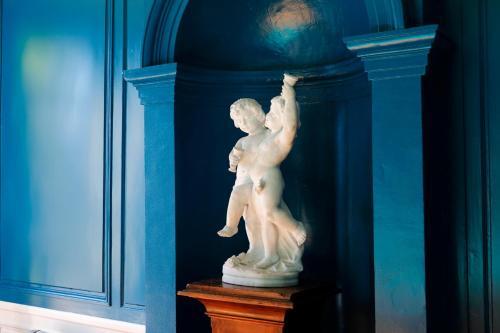 Bayeux Chateau Sleeps 18