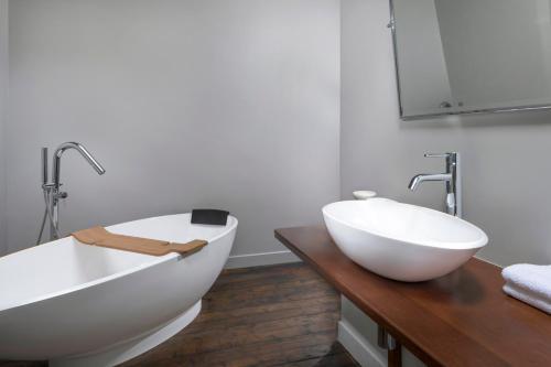 Bayeux Chateau Sleeps 18