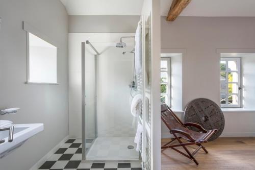 Bayeux Chateau Sleeps 18