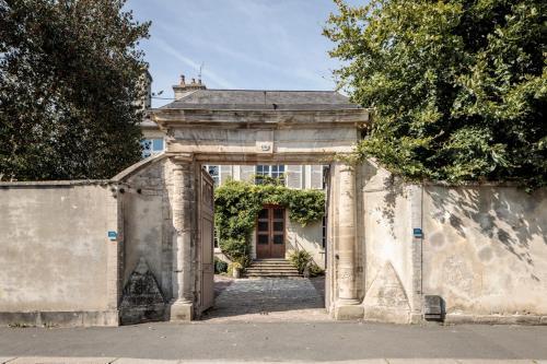 Bayeux Chateau Sleeps 18