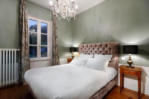 Bayeux Chateau Sleeps 18