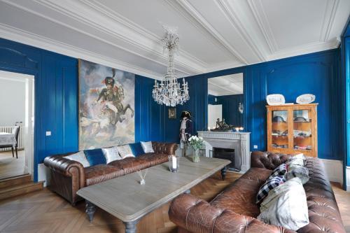 Bayeux Chateau Sleeps 18