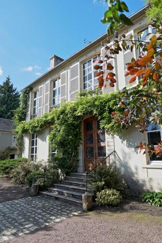 Bayeux Chateau Sleeps 18