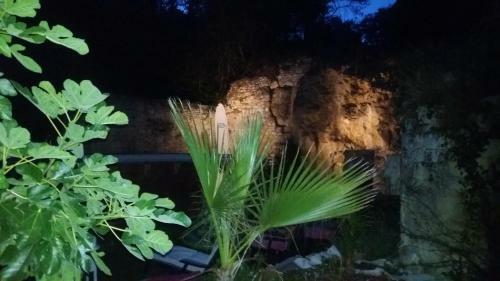 Hostal Le Merey