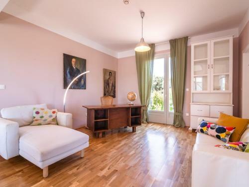 Luxury Villa With Private Swimming Pool In Oupia