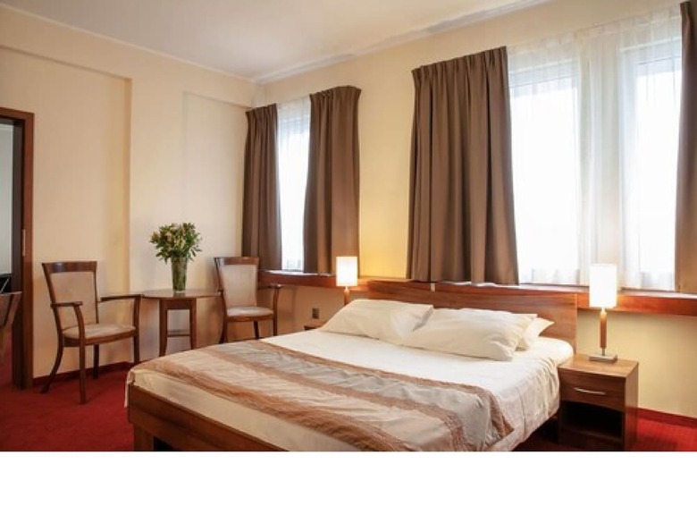 Mhotel