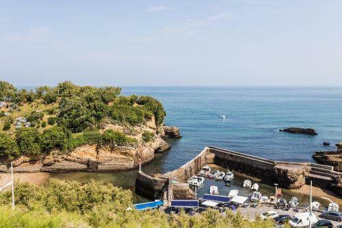 Balea Keyweek Seafront Duplex Apartment With Balcony And Garage Biarritz