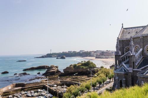 Balea Keyweek Seafront Duplex Apartment With Balcony And Garage Biarritz