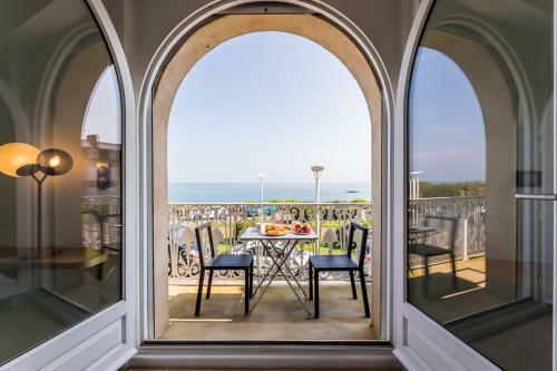 Balea Keyweek Seafront Duplex Apartment With Balcony And Garage Biarritz