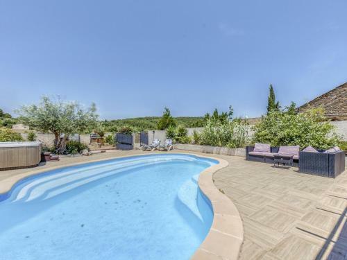 Magnificent Holiday Home In Bize-minervois With Jacuzzi
