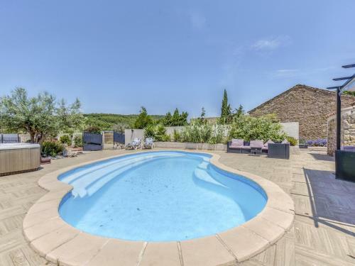 Magnificent Holiday Home In Bize-minervois With Jacuzzi