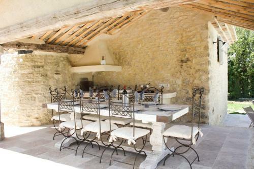 Bonnieux Villa Sleeps 8 With Pool And Wifi