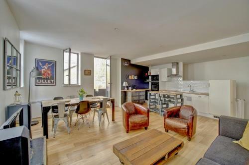 Le Faubourg, Charmant Duplex Pour 4 Avec Parking!