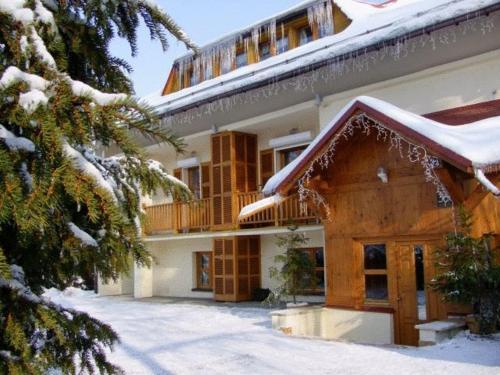 Hostal Villa Cynamon
