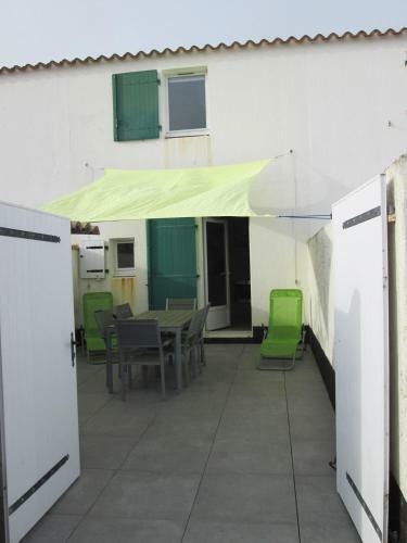 Une Agr�able Maison Pr�s de La Mer, Avec Piscine
