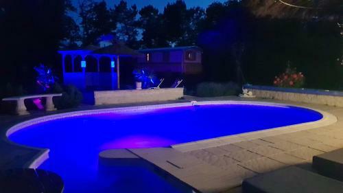 House With One Bedroom In Bussac Foret With Shared Pool And Wifi