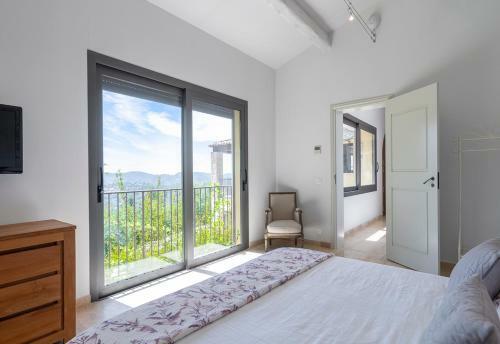 Cabris Villa Sleeps 14 With Pool And Air Con