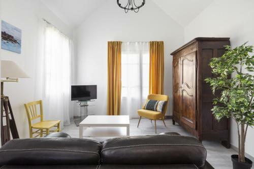 Cancale, La Houle, Maison Avec Jardin Et Parking