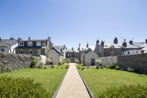 Cancale, La Houle, Maison Avec Jardin Et Parking