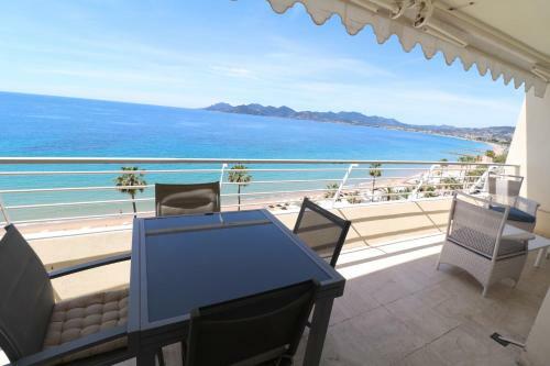 Apartamento Amazing Sea View 2 Bedroom Beach Front 303