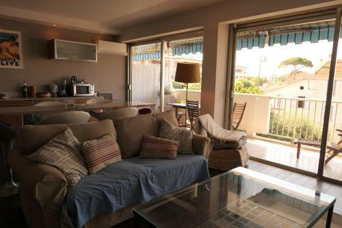 Cannes Apartment Sleeps 6 Pool Air Con Wifi