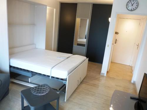 Cannes Apartment Sleeps 3 Air Con Wifi