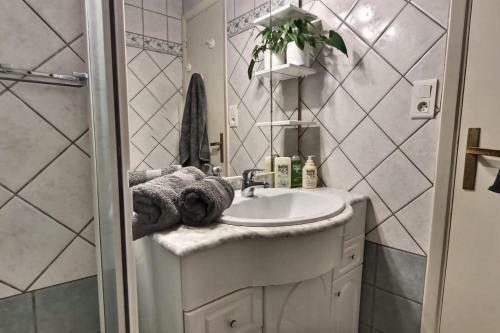 Apartment 2 Bedroom Bijou Plage Cannes Croisette