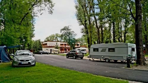 Hotel I Camping Tramp