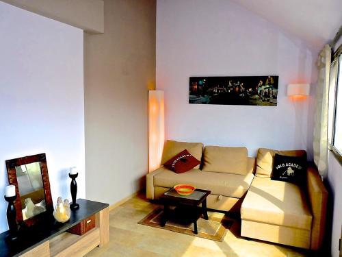 Cannes Apartment Sleeps 7 Pool Air Con Wifi