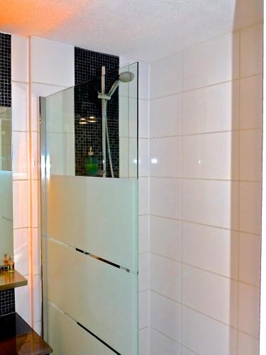 Cannes Apartment Sleeps 7 Pool Air Con Wifi