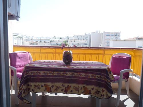 Cannes Apartment Sleeps 5 Wifi T692736