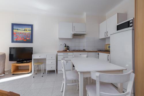 Cannes Apartment Sleeps 2
