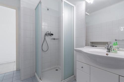 Cannes Apartment Sleeps 2