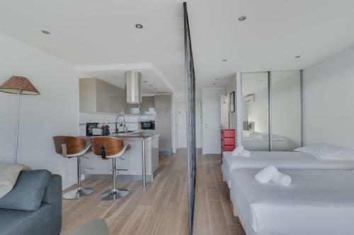 Apartamento Sea View Flat - Pool, Terrace, Parking By Guestready