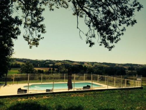 G�te Castelsagrat, 5 Pi�ces, 9 Personnes - Fr-1-605-2