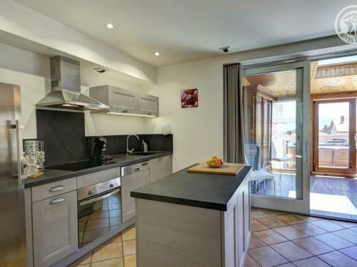 G�te Cellieu, 4 Pi�ces, 6 Personnes - Fr-1-496-8