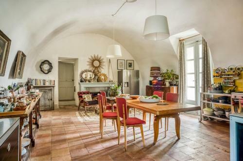 Cazes-mondenard Chateau Sleeps 12 With Pool And Wifi