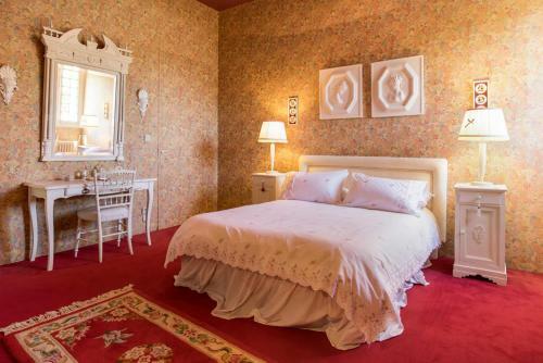 Cernay Chateau Sleeps 12 Pool