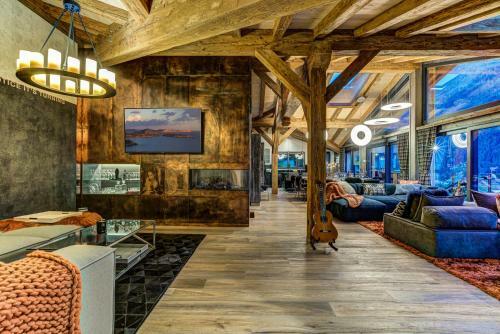 Big Rock Luxury 4/5br/4ba Apartment In Chamonix Centre