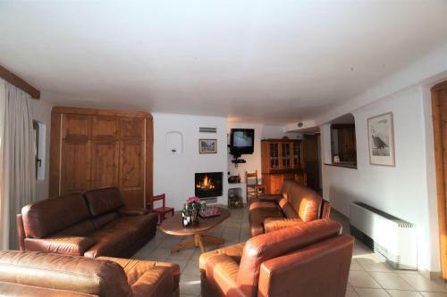 Very Spacious Apartment 140m2 For 8 To 11 People
