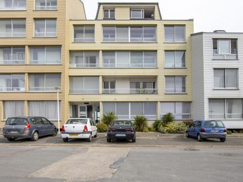 Charming Apartment In Courseulles Sur Mer Near Seabeach