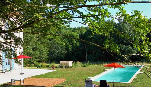 Douville Chateau Sleeps 12 With Pool And Wifi