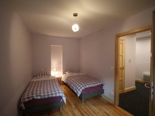 G�te �pinal, 4 Pi�ces, 6 Personnes - Fr-1-589-82