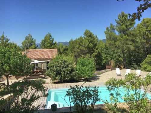 Splendid Cottage In Faucon With Swimming Pool