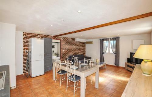Nice Apartment In Fourques With Wifi And 1 Bedrooms