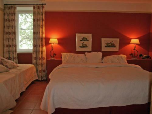 Spacious Mansion In Grignan With Swimming Pool