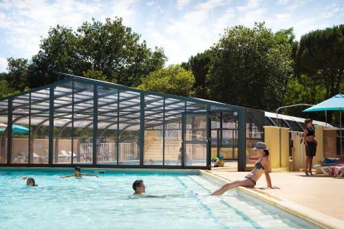 Camping Les Granges **** - Maeva