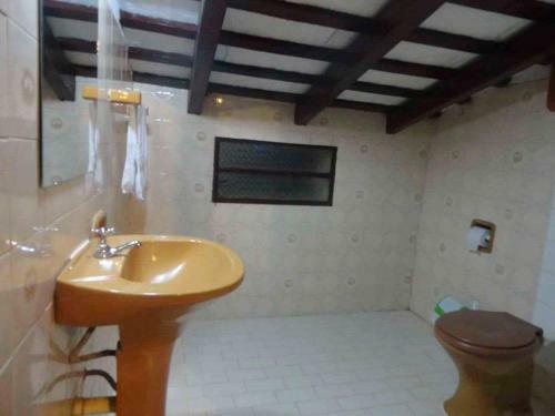 Colonial Hostel & Camping
